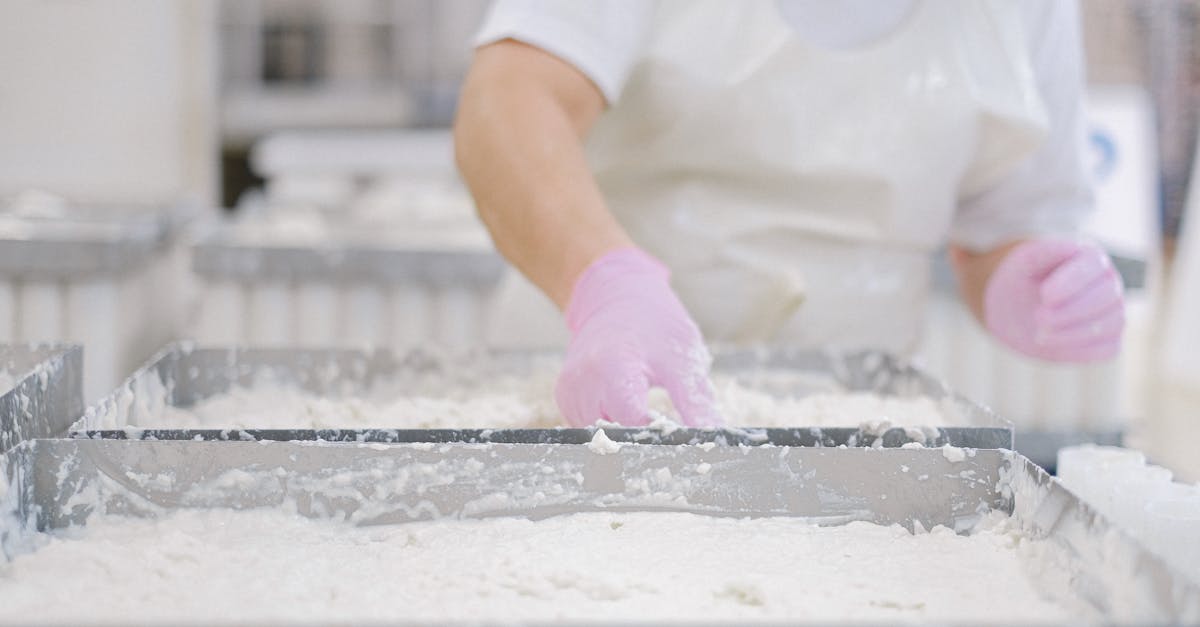 What are the Advantages of Using Refrigerated Transport in the Food Industry